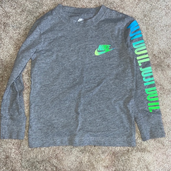 Nike Other - Nike long sleeve shirt